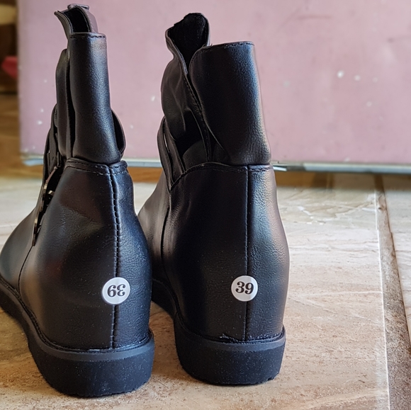 Women black boots (new) - Picture 6 of 7